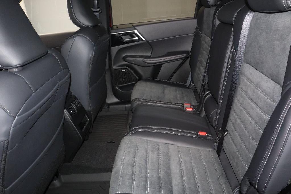 2026 Mitsubishi Outlander LE