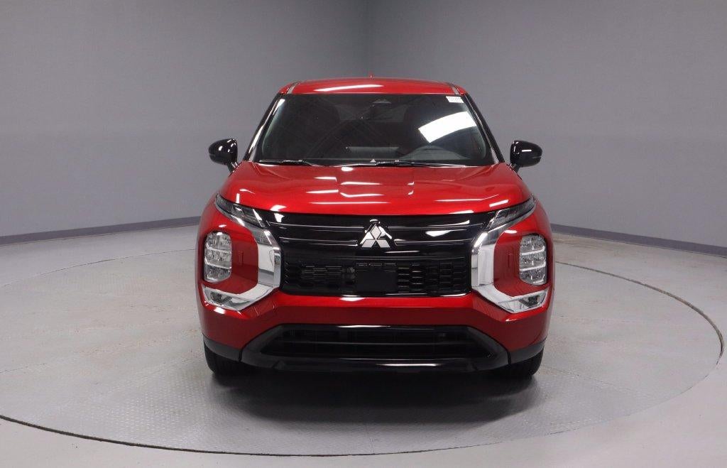 2026 Mitsubishi Outlander LE