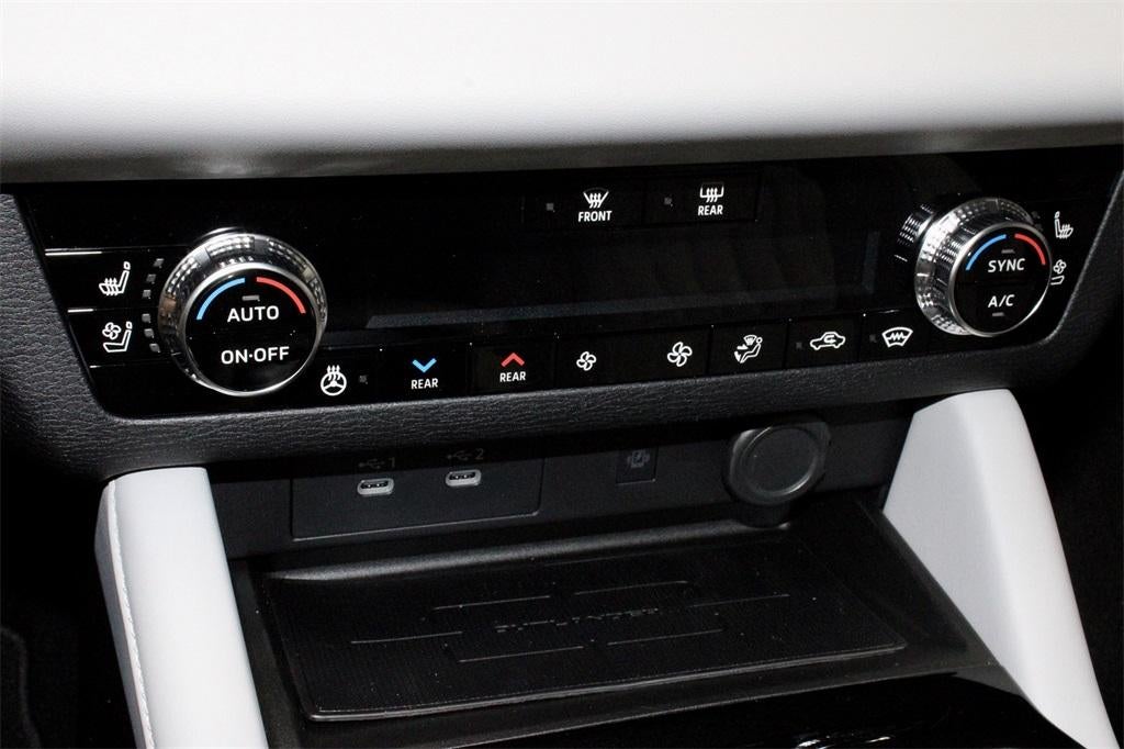 2025 Mitsubishi Outlander Platinum Edition