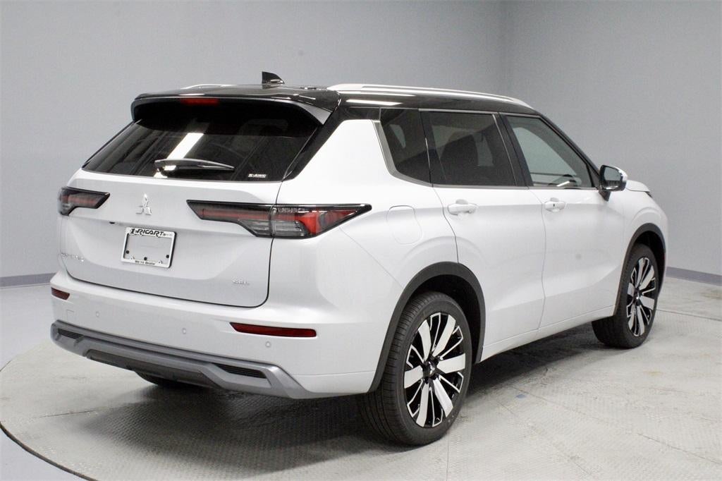2025 Mitsubishi Outlander SEL