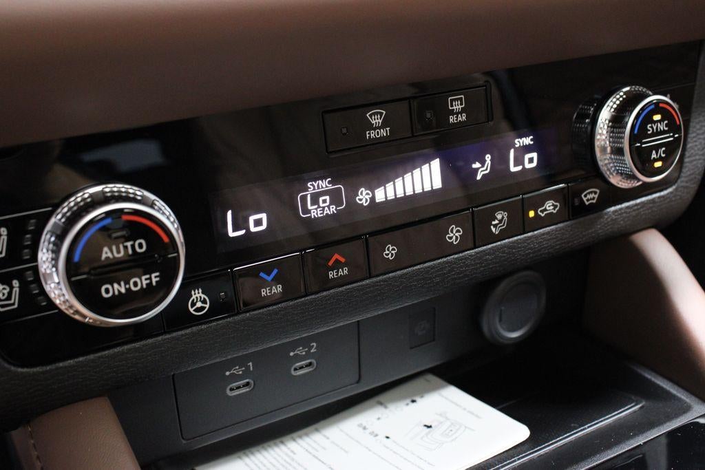 2026 Mitsubishi Outlander Plug-In Hybrid SEL