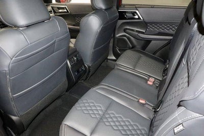 2025 Mitsubishi Outlander Plug-In Hybrid SEL Black Edition