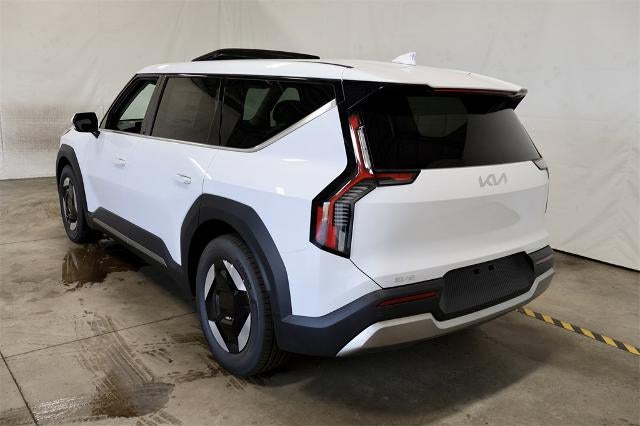 2026 Kia EV9 Light Long Range