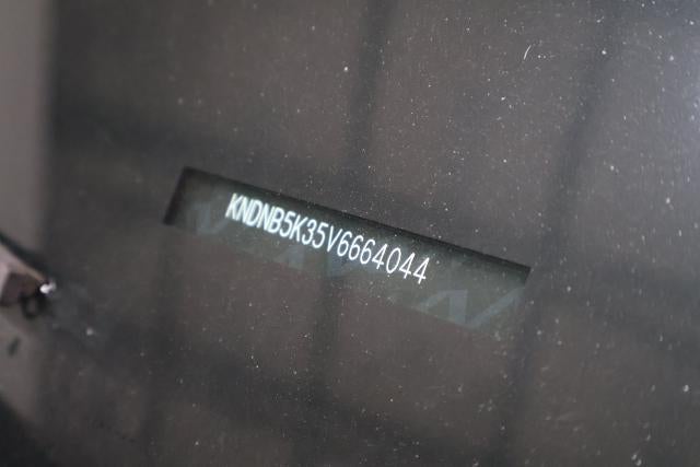 2027 Kia Carnival LXS
