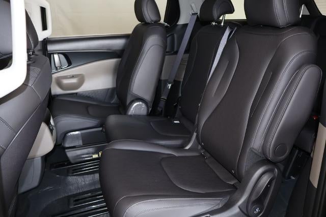 2027 Kia Carnival LXS