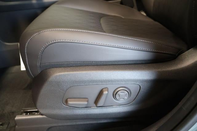 2027 Kia Carnival SX
