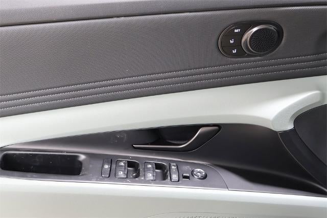 2025 Hyundai ELANTRA Hybrid Limited DCT