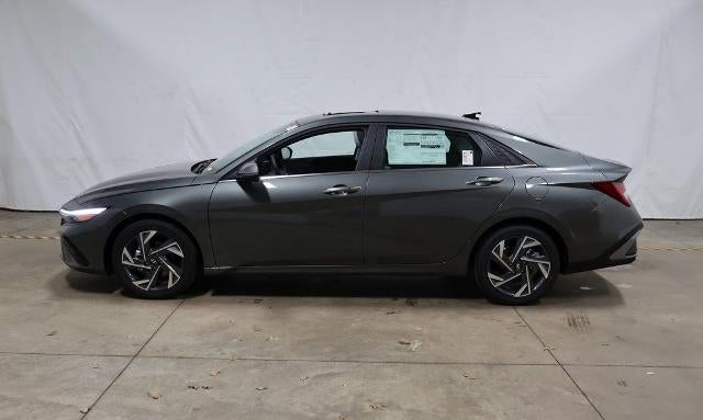 2026 Hyundai ELANTRA Limited IVT