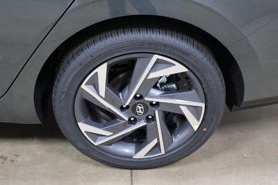 2026 Hyundai ELANTRA Limited IVT