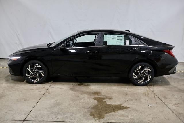2026 Hyundai ELANTRA Limited IVT