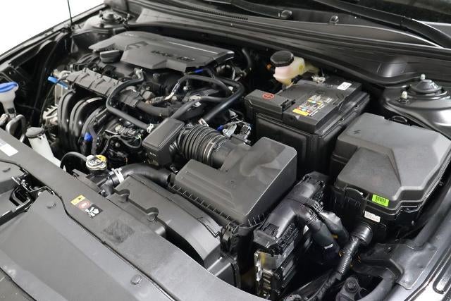 2026 Hyundai ELANTRA Limited IVT