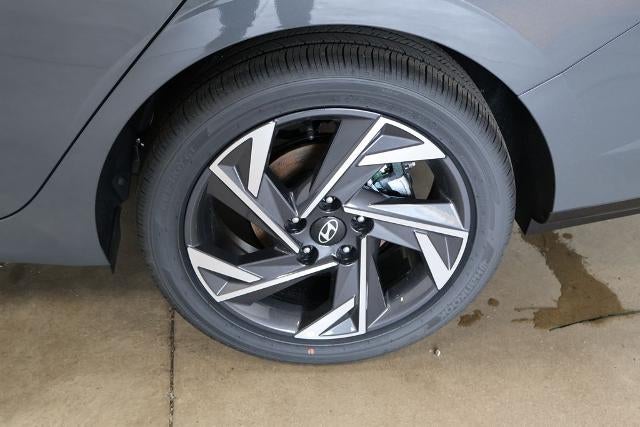 2026 Hyundai ELANTRA Limited Sedan