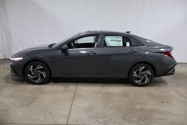 2026 Hyundai ELANTRA Limited IVT