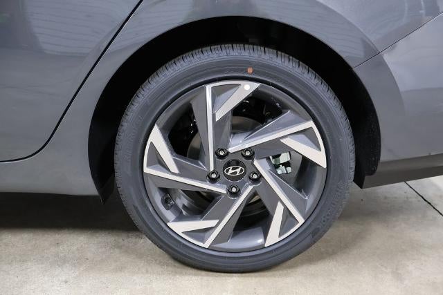 2026 Hyundai ELANTRA Limited IVT