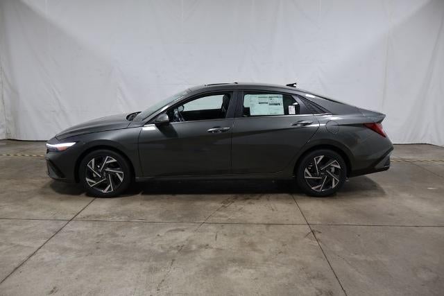 2026 Hyundai ELANTRA Limited IVT