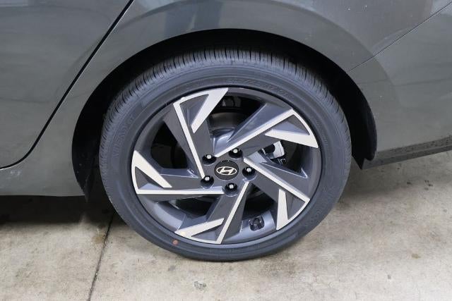 2026 Hyundai ELANTRA Limited IVT