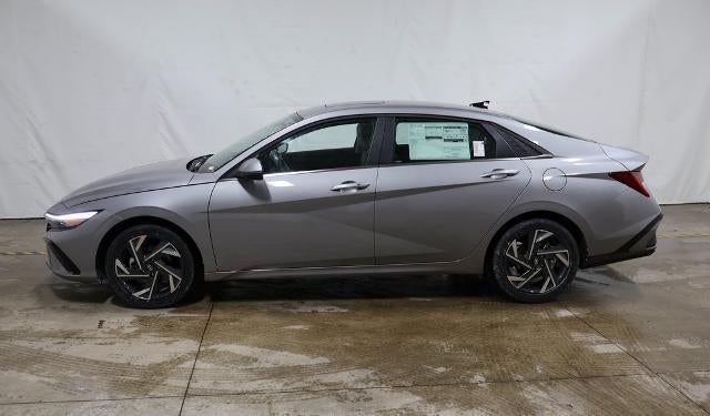 2026 Hyundai ELANTRA Limited IVT