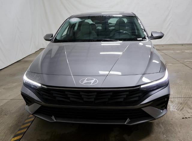 2026 Hyundai ELANTRA Limited IVT