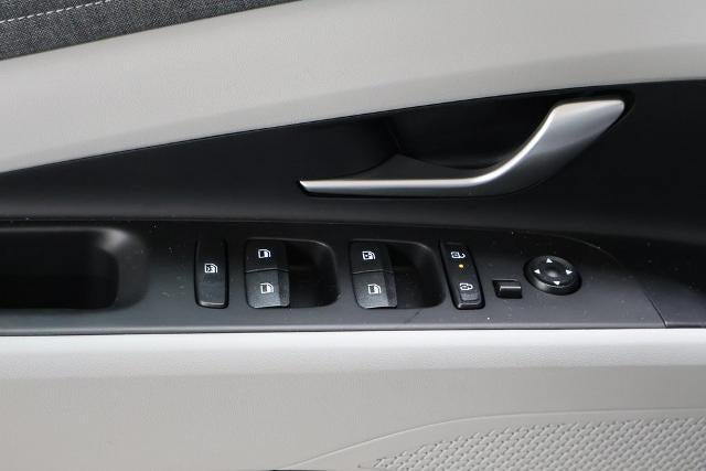 2026 Hyundai ELANTRA Limited IVT