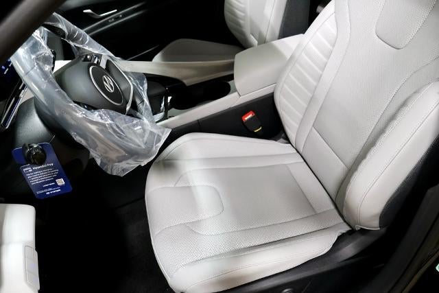 2026 Hyundai ELANTRA Limited IVT