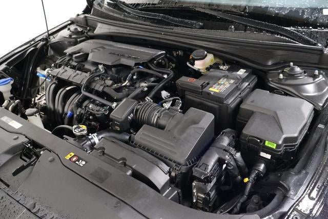 2026 Hyundai ELANTRA Limited IVT