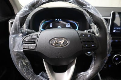 2026 Hyundai VENUE SEL FWD w/Two-Tone Roof