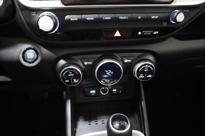 2026 Hyundai VENUE SEL FWD w/Two-Tone Roof