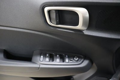 2026 Hyundai VENUE SEL FWD w/Two-Tone Roof