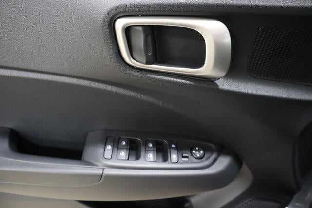 2026 Hyundai VENUE SEL FWD w/Two-Tone Roof