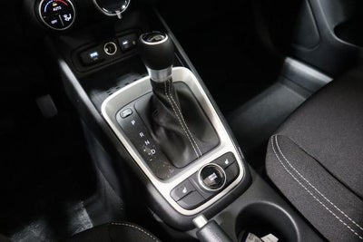 2026 Hyundai VENUE SEL FWD w/Two-Tone Roof