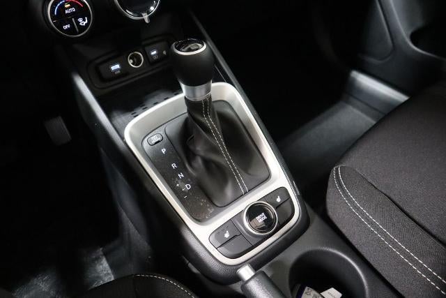 2026 Hyundai VENUE SEL FWD w/Two-Tone Roof