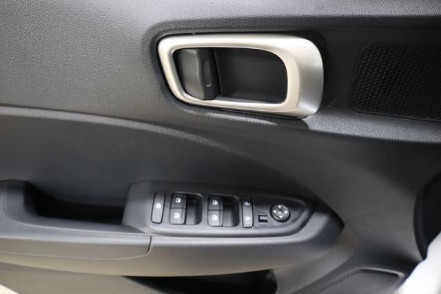 2026 Hyundai VENUE SEL FWD w/Two-Tone Roof