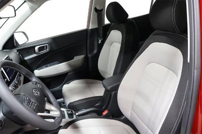 2025 Hyundai VENUE SEL IVT