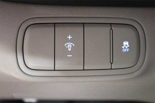 2025 Hyundai VENUE SEL IVT