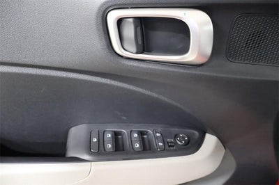 2025 Hyundai VENUE SEL IVT