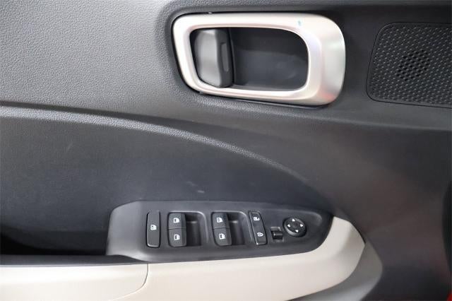 2025 Hyundai VENUE SEL IVT