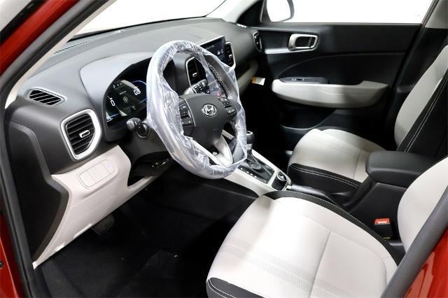 2025 Hyundai VENUE SEL IVT