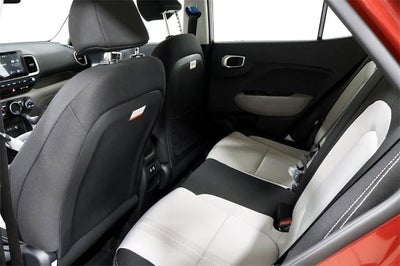 2025 Hyundai VENUE SEL IVT