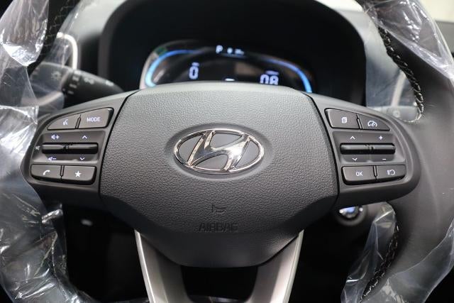 2026 Hyundai VENUE SEL FWD w/Two-Tone Roof