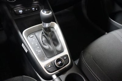 2026 Hyundai VENUE SEL FWD w/Two-Tone Roof