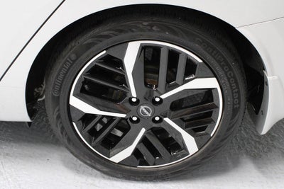 2023 Nissan Versa SR
