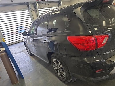 2017 Nissan Pathfinder SL