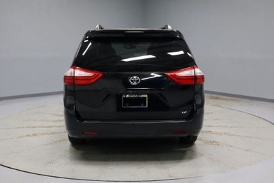 2016 Toyota Sienna LE
