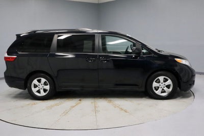 2016 Toyota Sienna LE