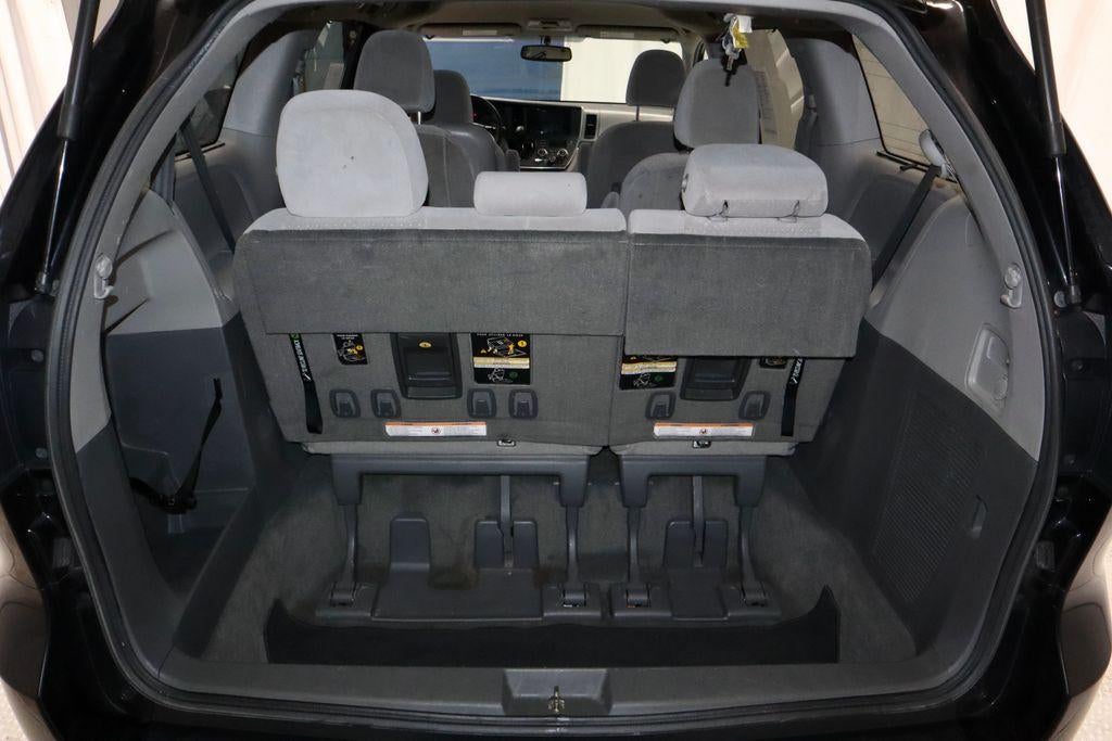 2016 Toyota Sienna LE