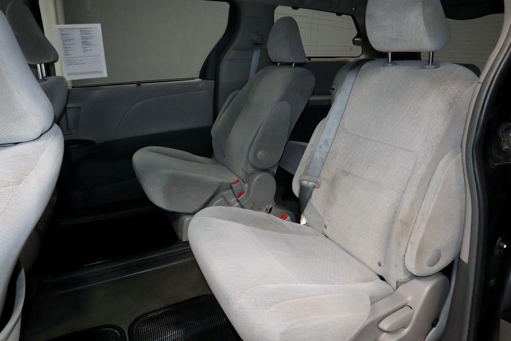 2016 Toyota Sienna LE