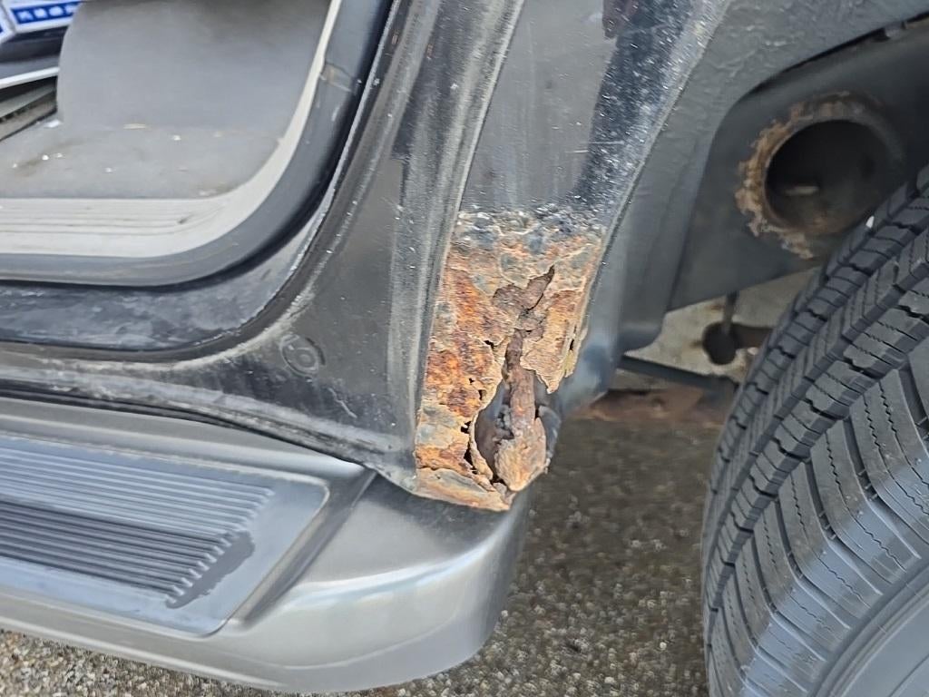 2004 Toyota Sequoia SR5