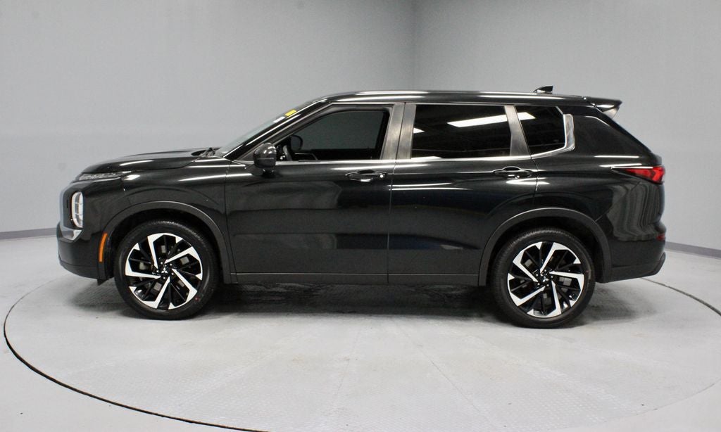 2022 Mitsubishi Outlander ES
