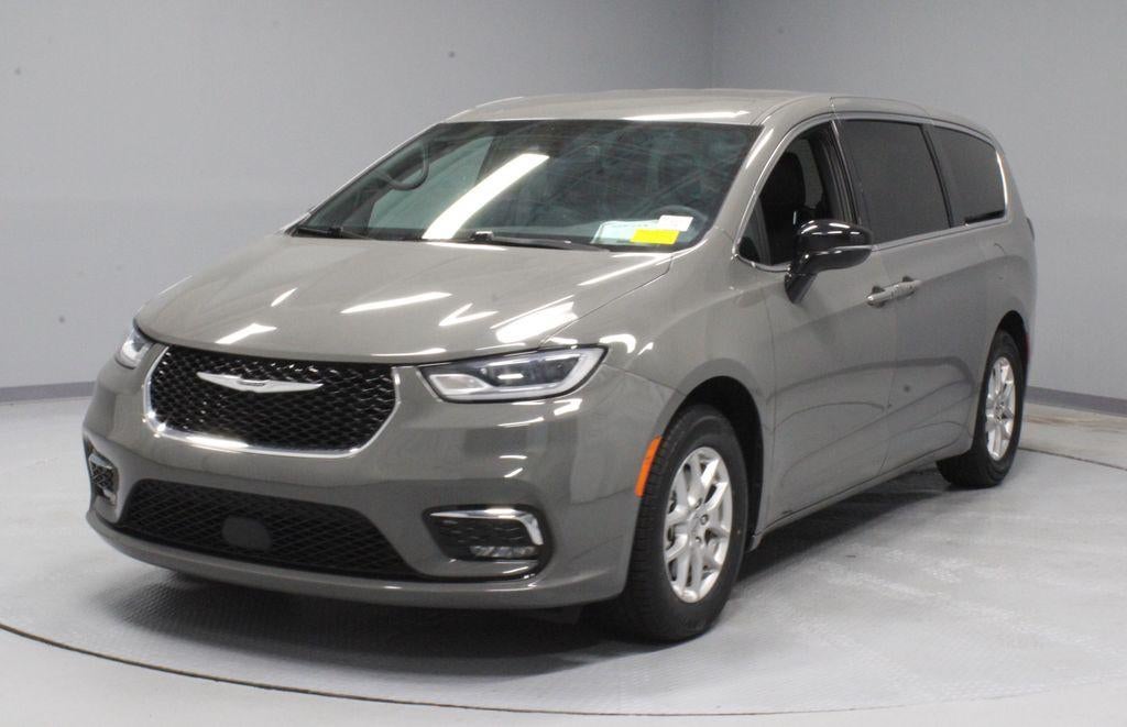 2025 Chrysler Pacifica Select FWD