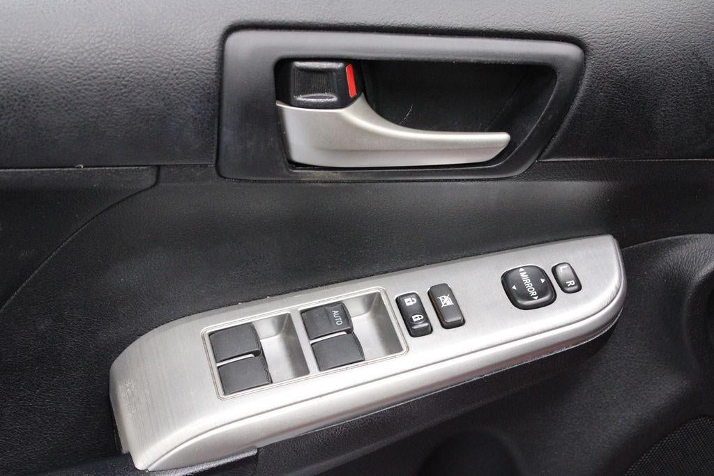 2012 Toyota Camry 4dr Sdn I4 Auto SE (Natl)